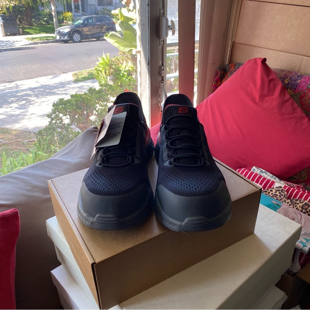 MENS WORK SHOES NWB